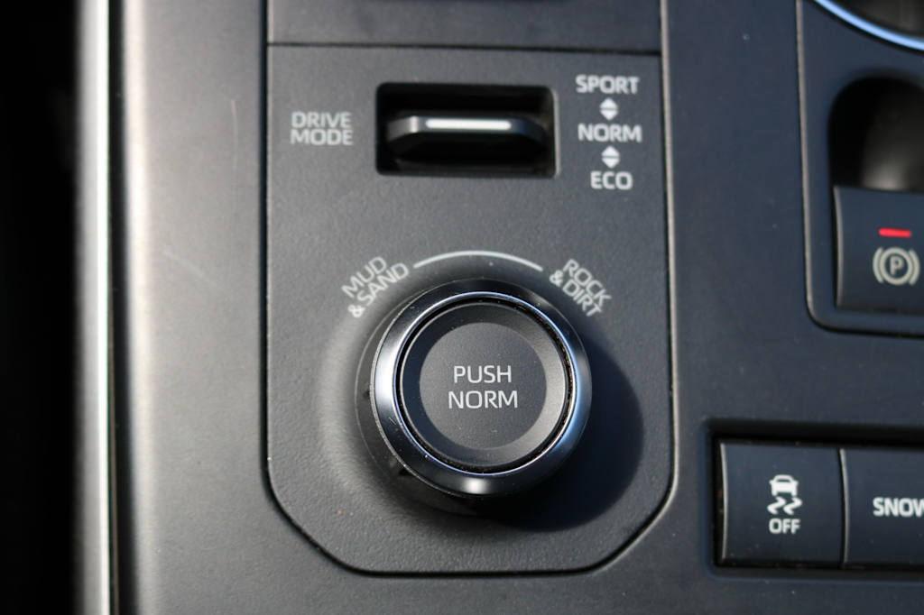 Thumbnail: 2021 Toyota Highlander - 24