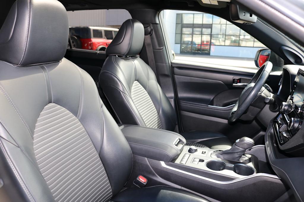 Thumbnail: 2021 Toyota Highlander - 8