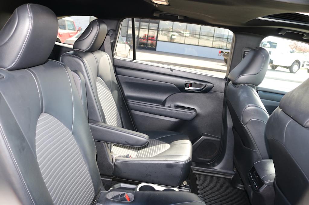 Thumbnail: 2021 Toyota Highlander - 9