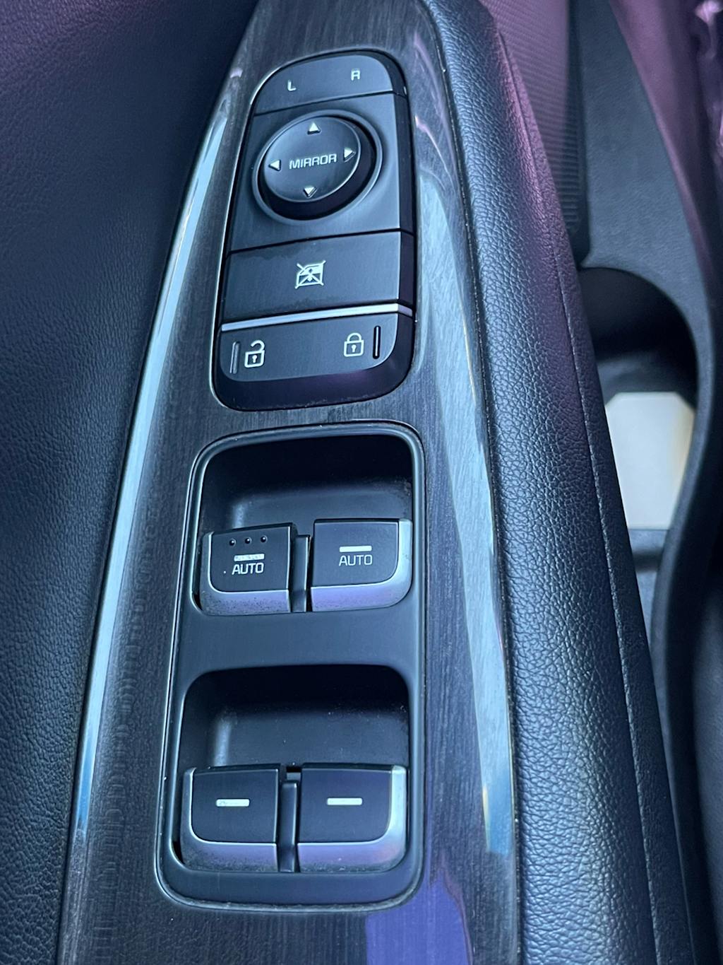 Thumbnail: 2019 Kia Optima - 23