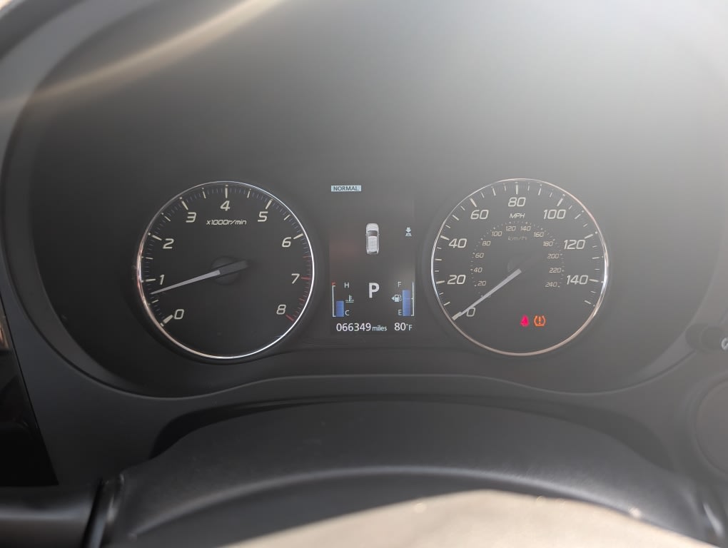 Thumbnail: 2020 Mitsubishi Outlander - 8
