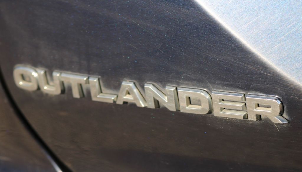 Thumbnail: 2024 Mitsubishi Outlander - 19