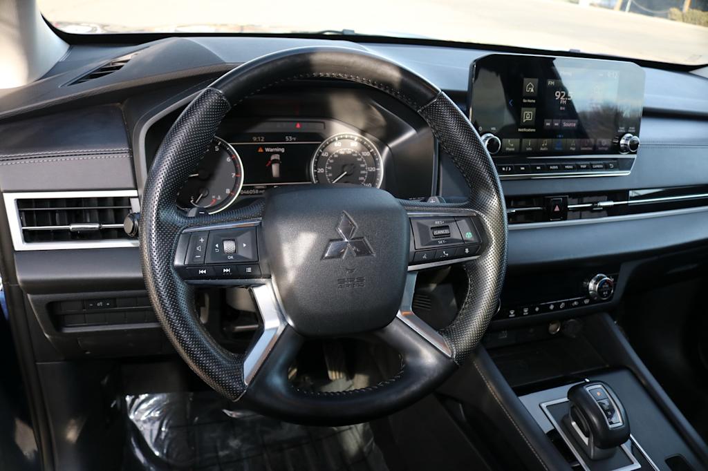 Thumbnail: 2024 Mitsubishi Outlander - 8