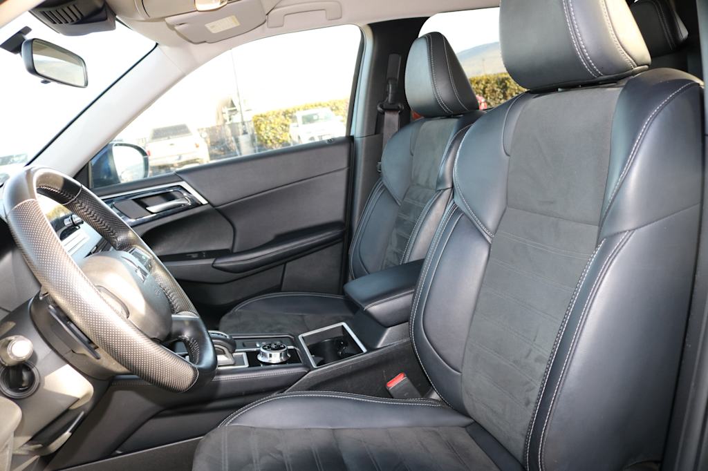 Thumbnail: 2024 Mitsubishi Outlander - 10