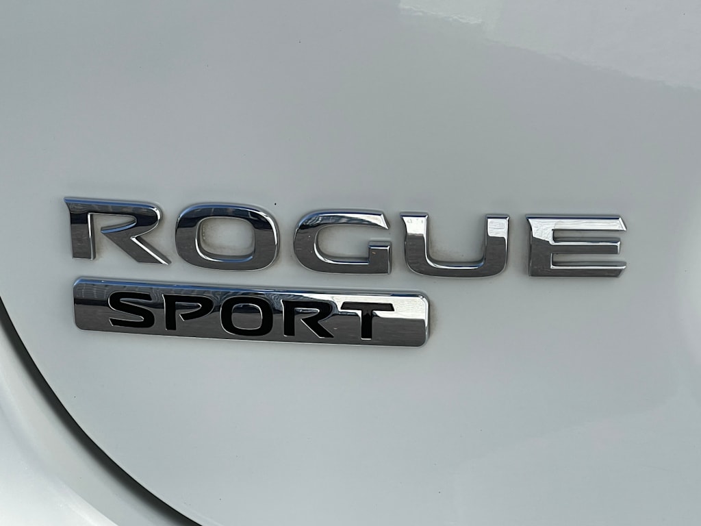 2021 Nissan Rogue Sport S 19