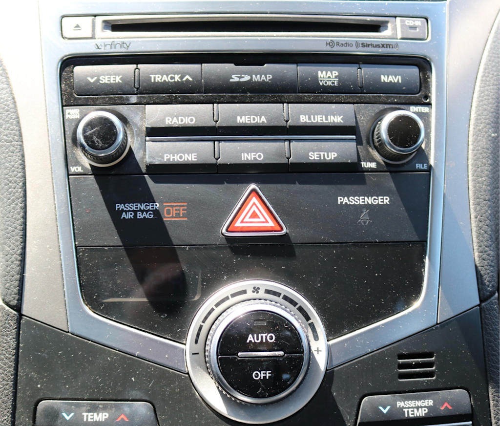 Thumbnail: 2016 Hyundai Azera - 18