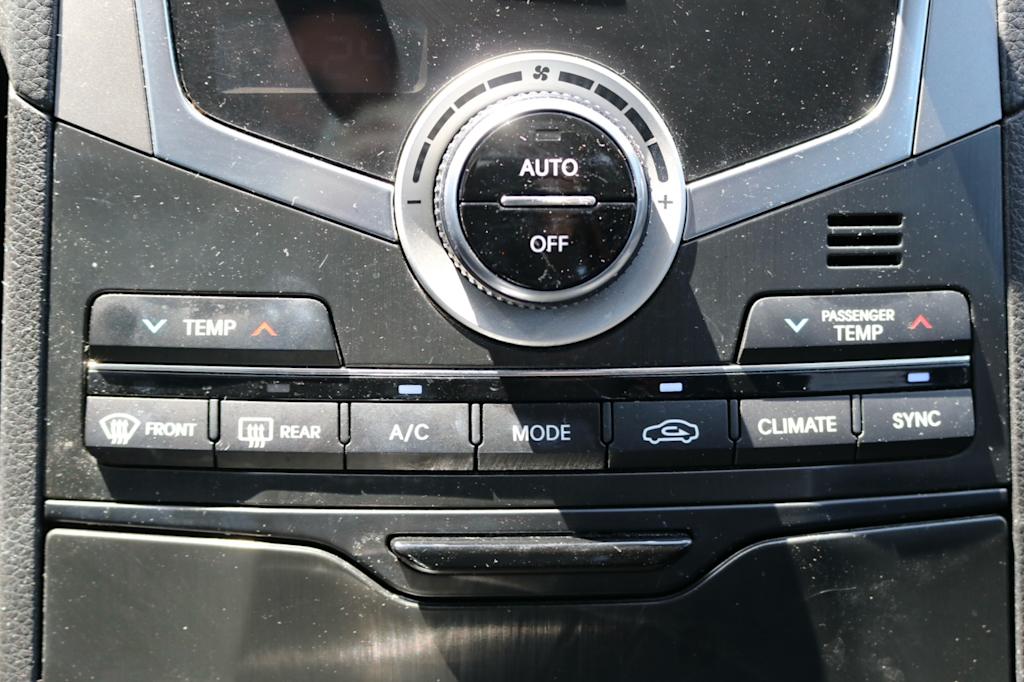 Thumbnail: 2016 Hyundai Azera - 19