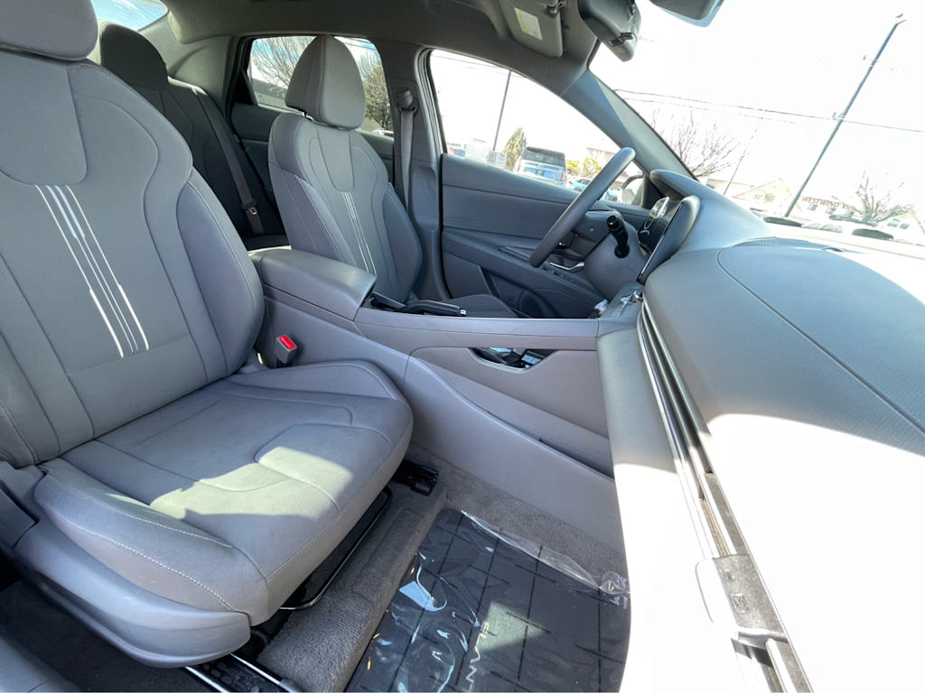 Thumbnail: 2024 Hyundai Elantra - 25