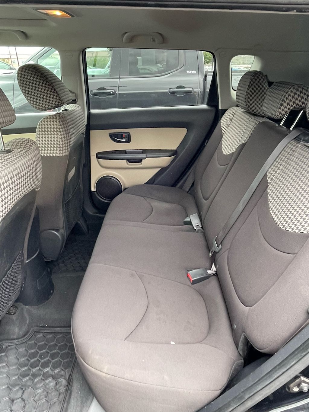 Thumbnail: 2011 Kia Soul - 25
