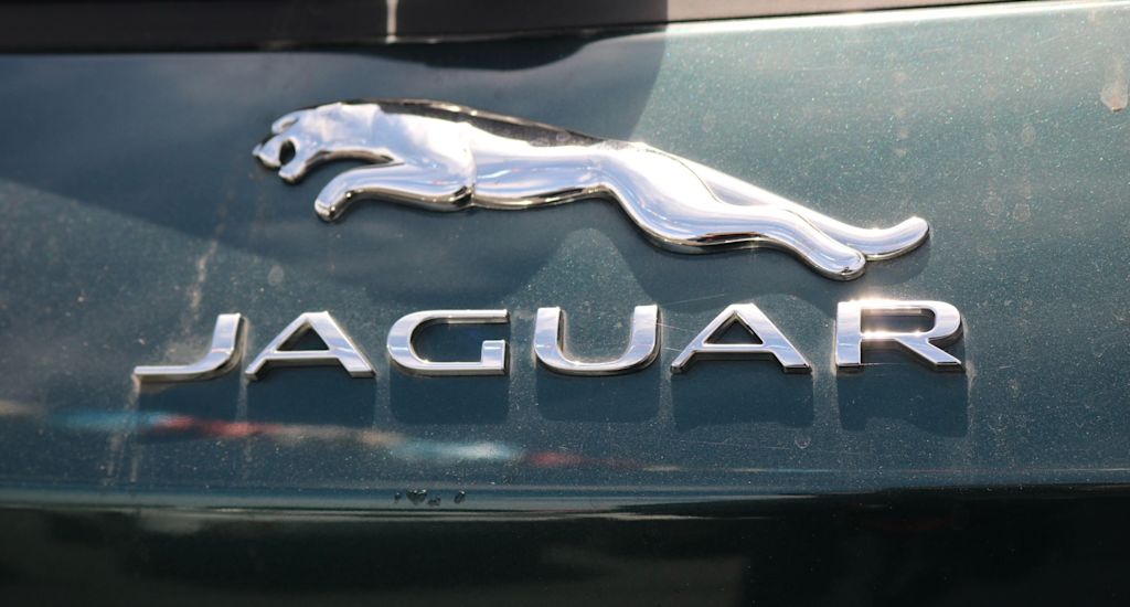 Thumbnail: 2017 Jaguar F-Pace - 10