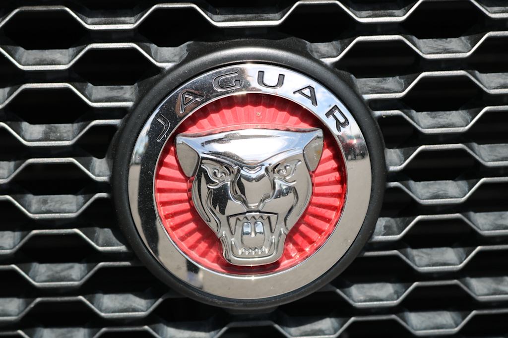 Thumbnail: 2017 Jaguar F-Pace - 11