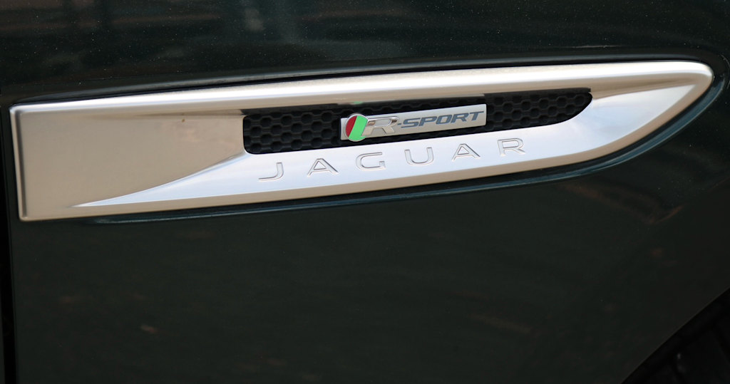 Thumbnail: 2017 Jaguar F-Pace - 12