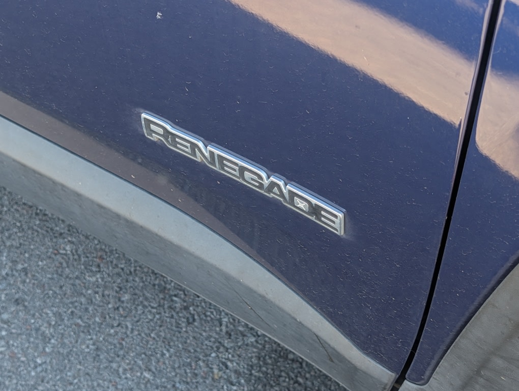 Thumbnail: 2018 Jeep Renegade - 15