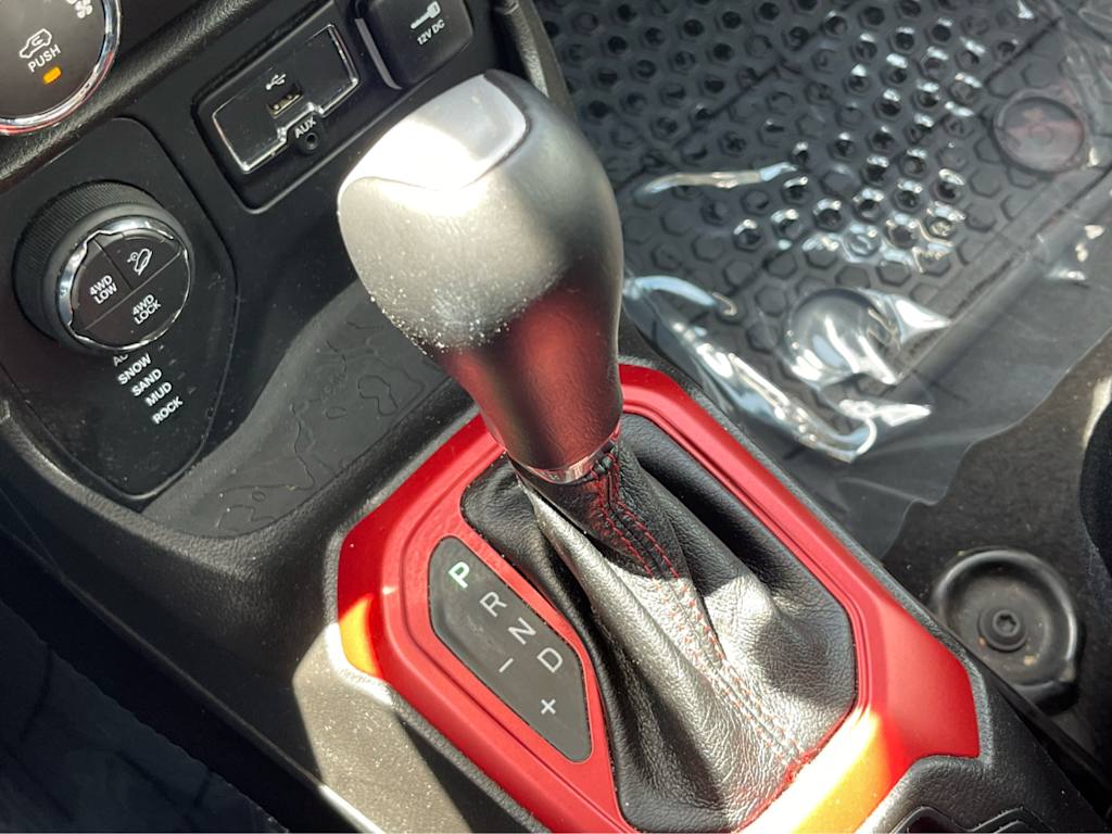 Thumbnail: 2017 Jeep Renegade - 15