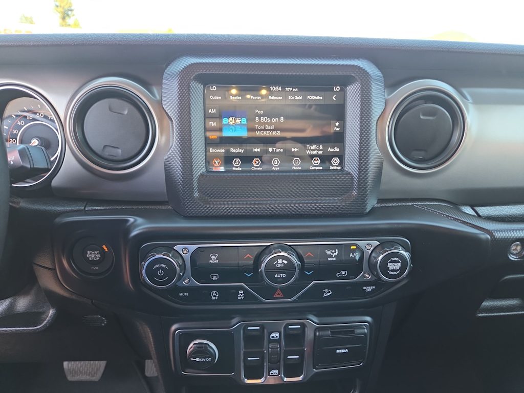 Thumbnail: 2019 Jeep Wrangler - 13