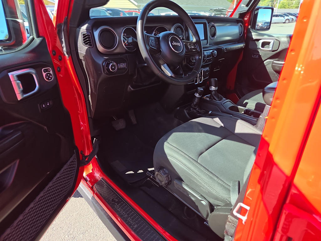 Thumbnail: 2019 Jeep Wrangler - 12