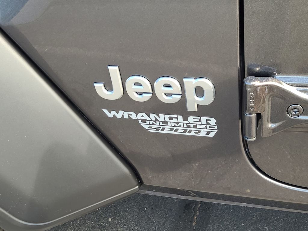 Thumbnail: 2021 Jeep Wrangler - 15