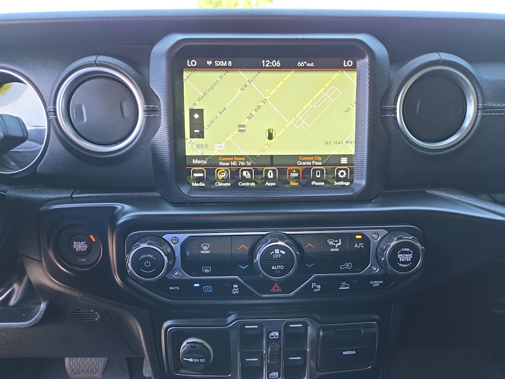 Thumbnail: 2022 Jeep Wrangler - 15