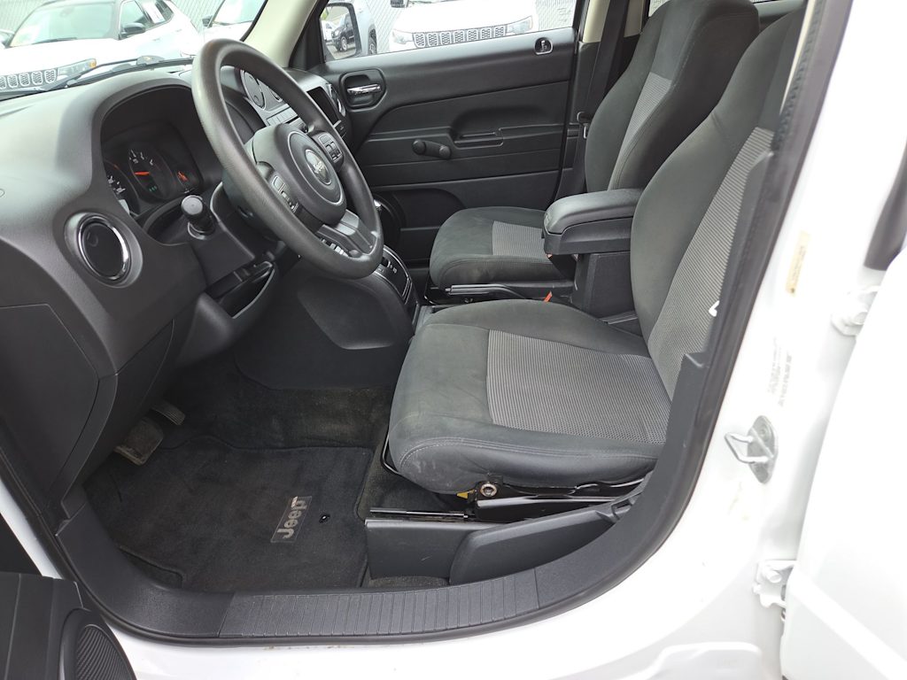 Thumbnail: 2013 Jeep Patriot - 11