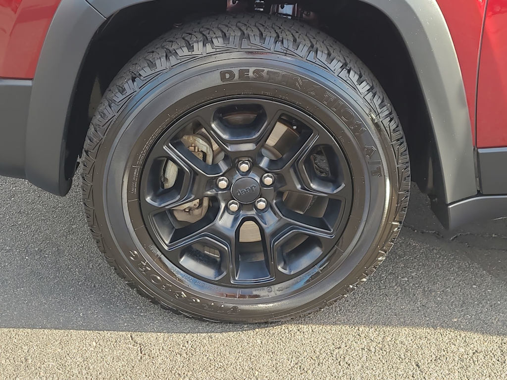 Thumbnail: 2019 Jeep Cherokee - 7