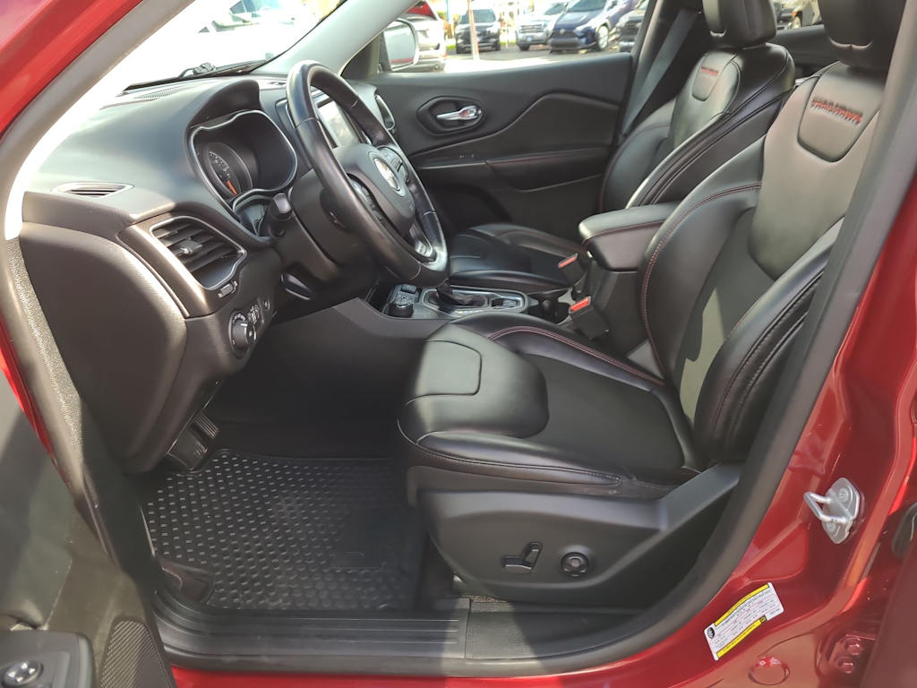 Thumbnail: 2019 Jeep Cherokee - 9