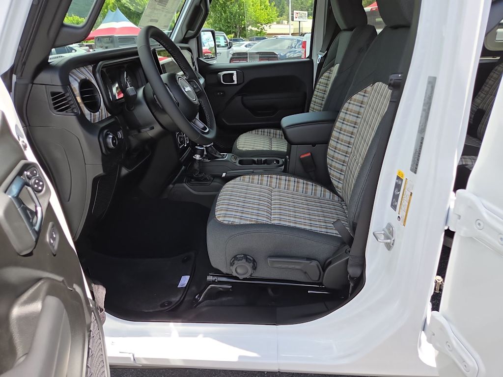 Thumbnail: 2026 Jeep Wrangler - 11