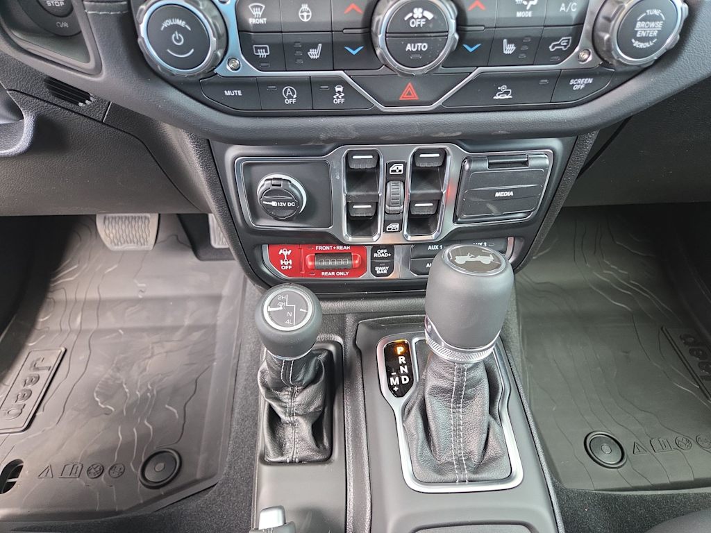 Thumbnail: 2026 Jeep Wrangler - 15
