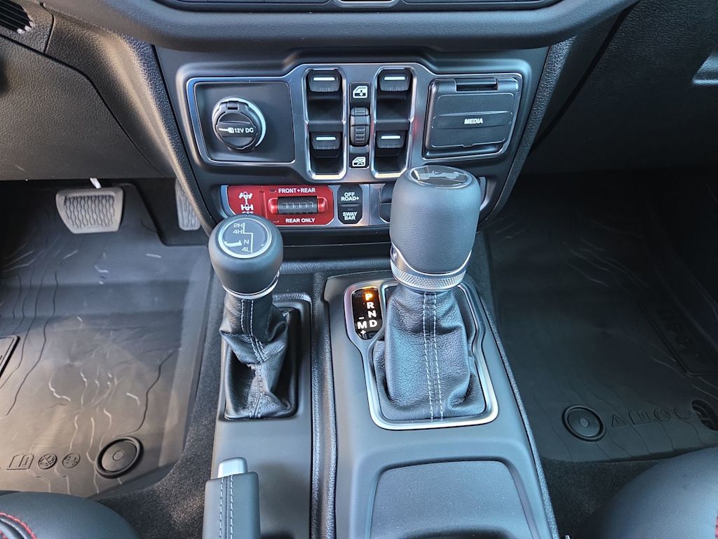 Thumbnail: 2026 Jeep Wrangler - 15