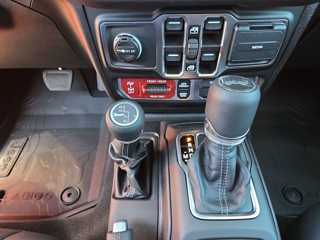 Thumbnail: 2026 Jeep Wrangler - 15