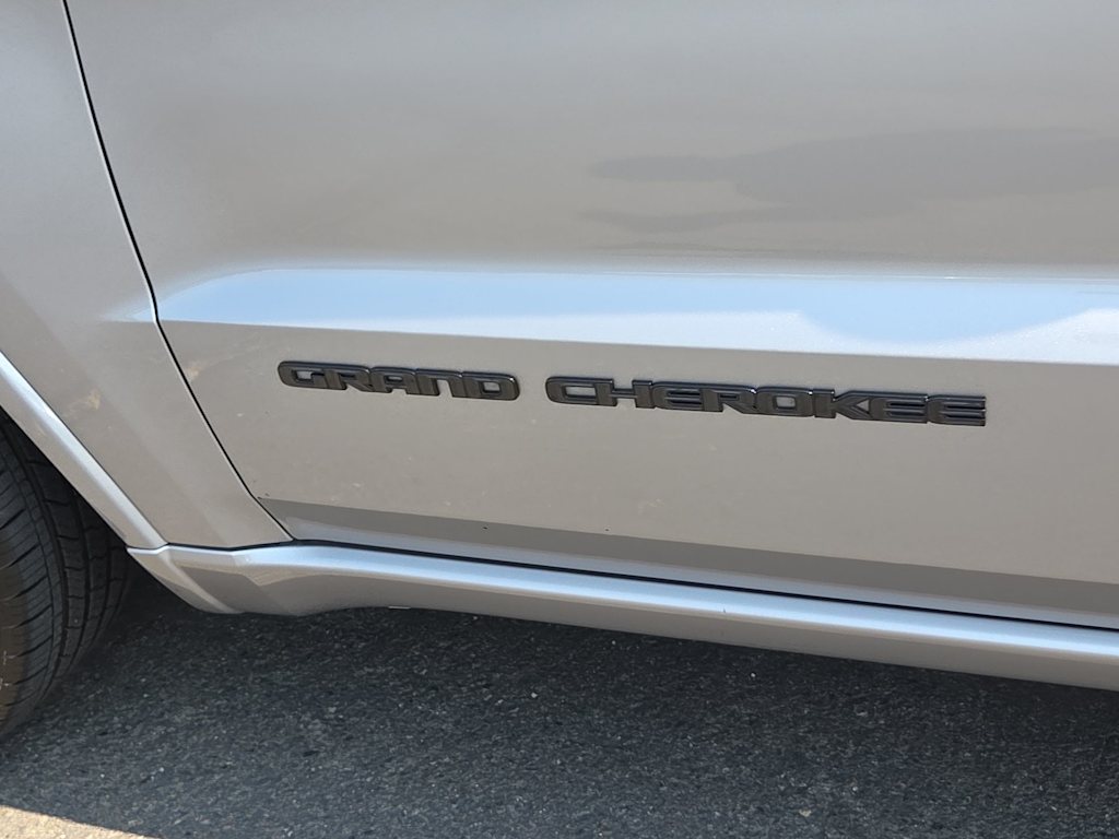Thumbnail: 2018 Jeep Grand Cherokee - 7