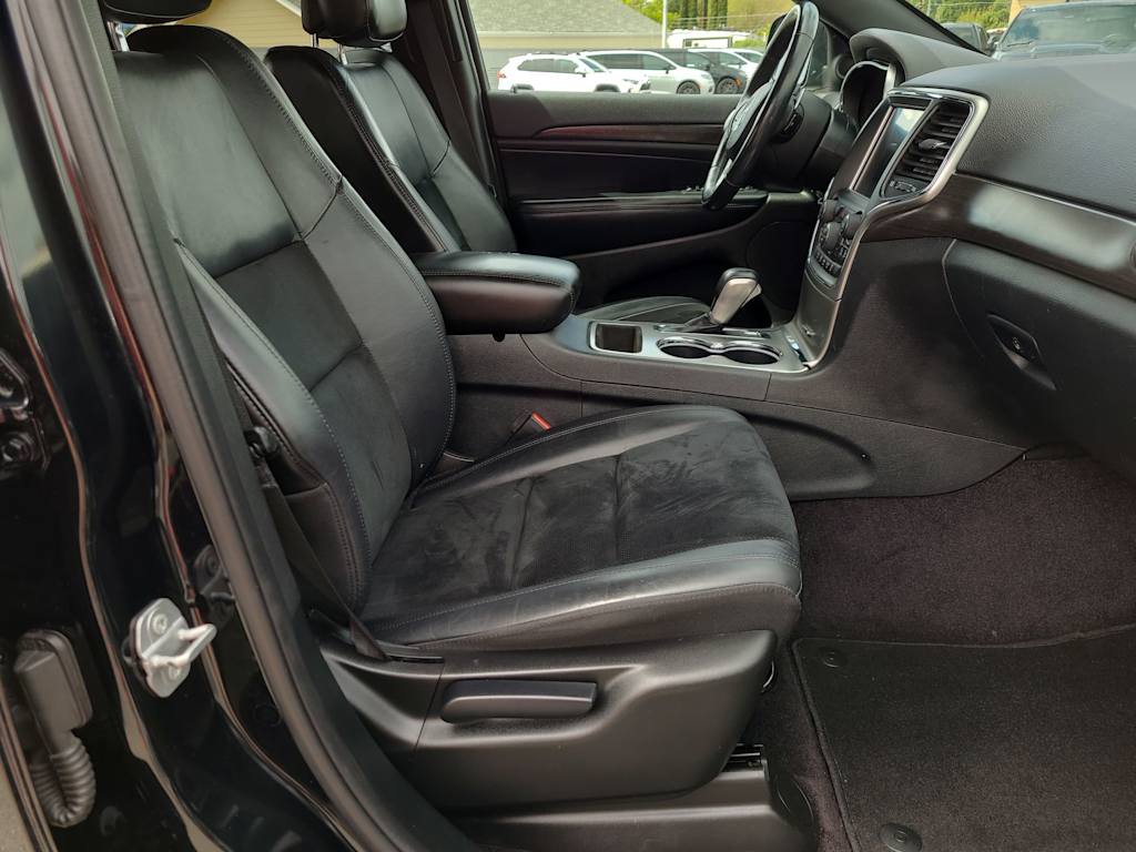 Thumbnail: 2017 Jeep Grand Cherokee - 28