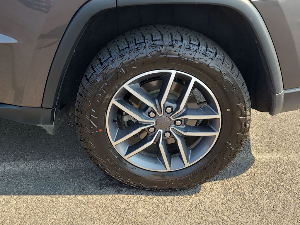 Thumbnail: 2020 Jeep Grand Cherokee - 8