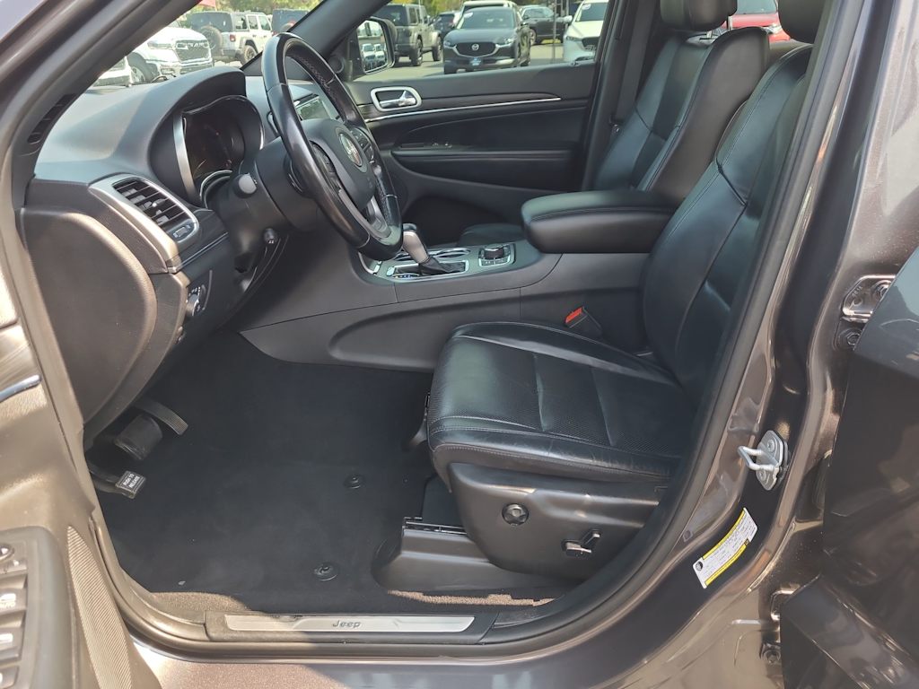 Thumbnail: 2020 Jeep Grand Cherokee - 11