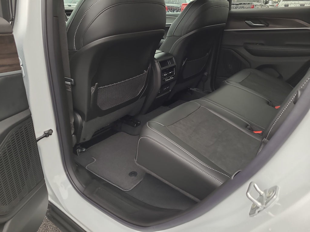 Thumbnail: 2026 Jeep Grand Cherokee - 13