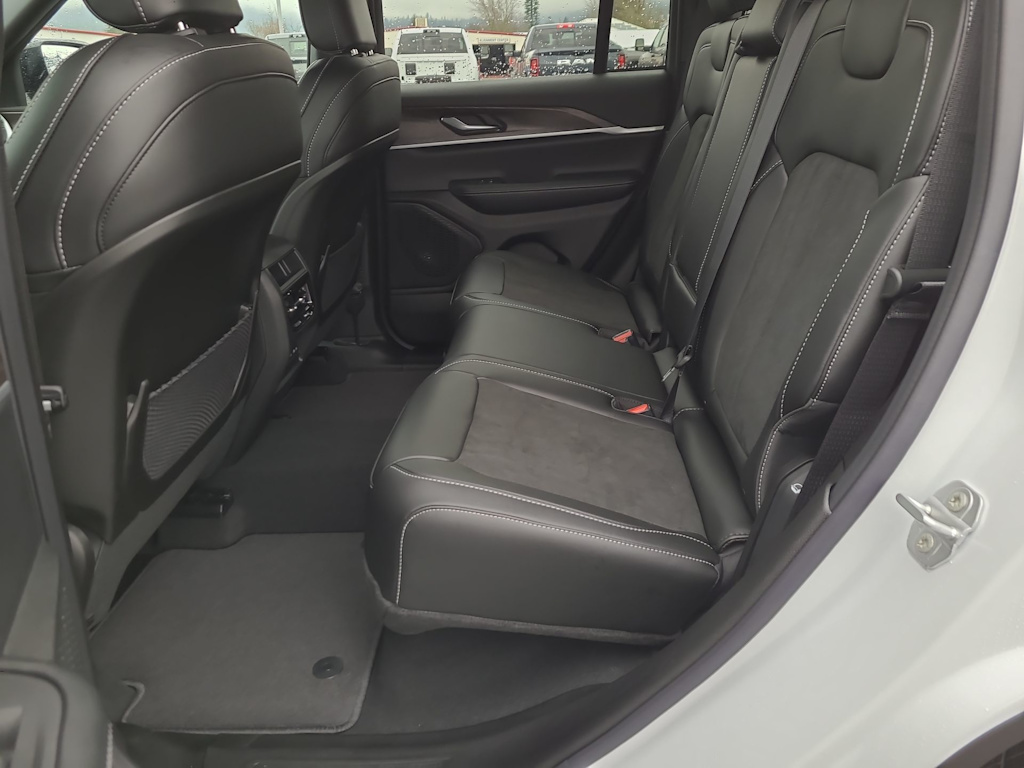 Thumbnail: 2026 Jeep Grand Cherokee - 27