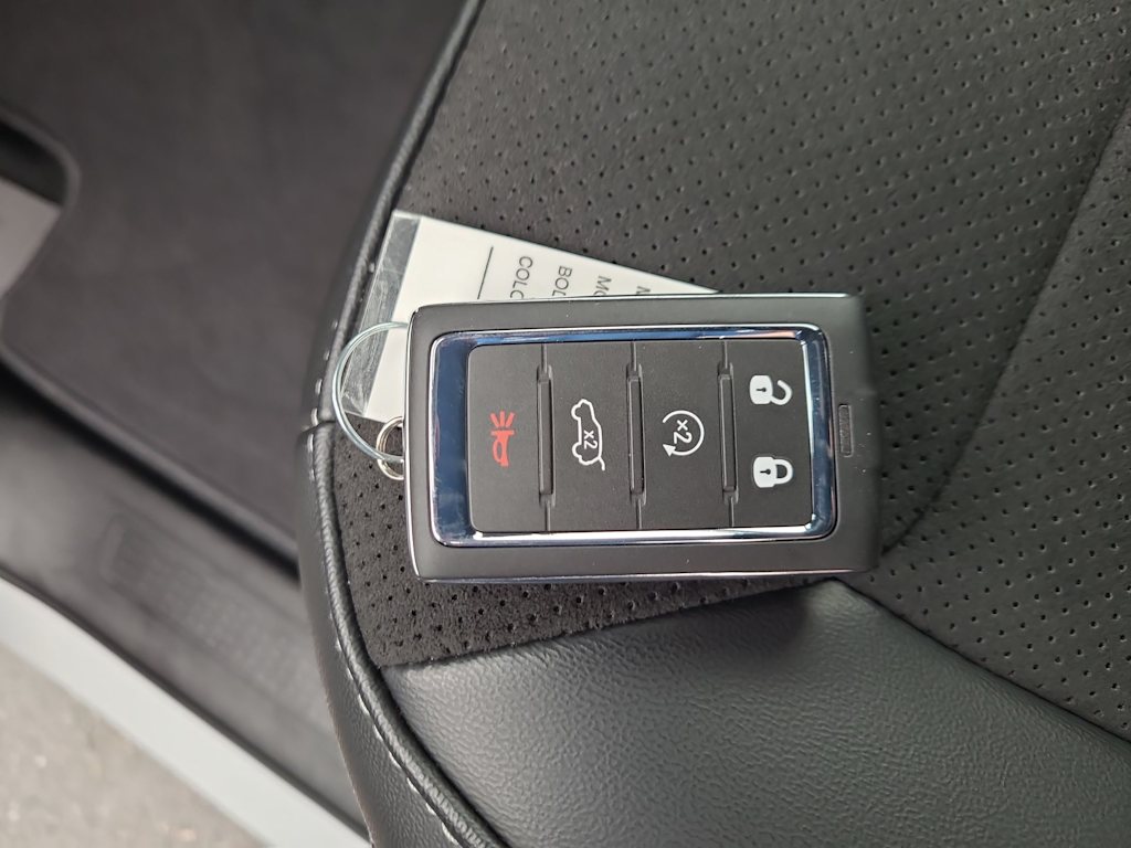 Thumbnail: 2026 Jeep Grand Cherokee - 17