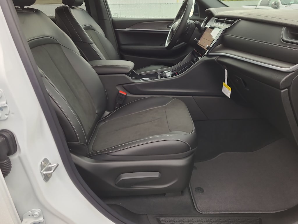 Thumbnail: 2026 Jeep Grand Cherokee - 12