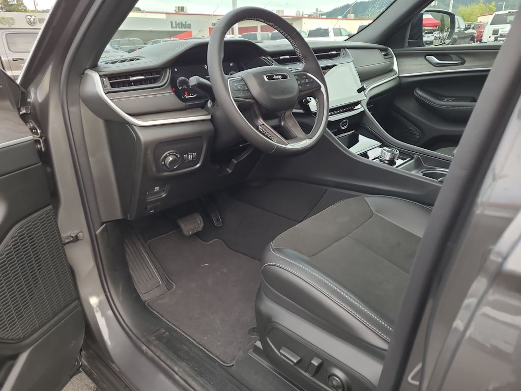 Thumbnail: 2026 Jeep Grand Cherokee - 10