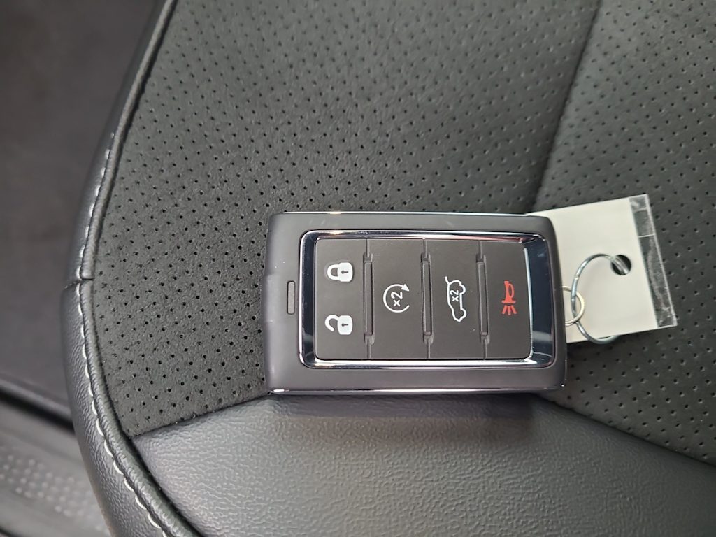 Thumbnail: 2026 Jeep Grand Cherokee - 17