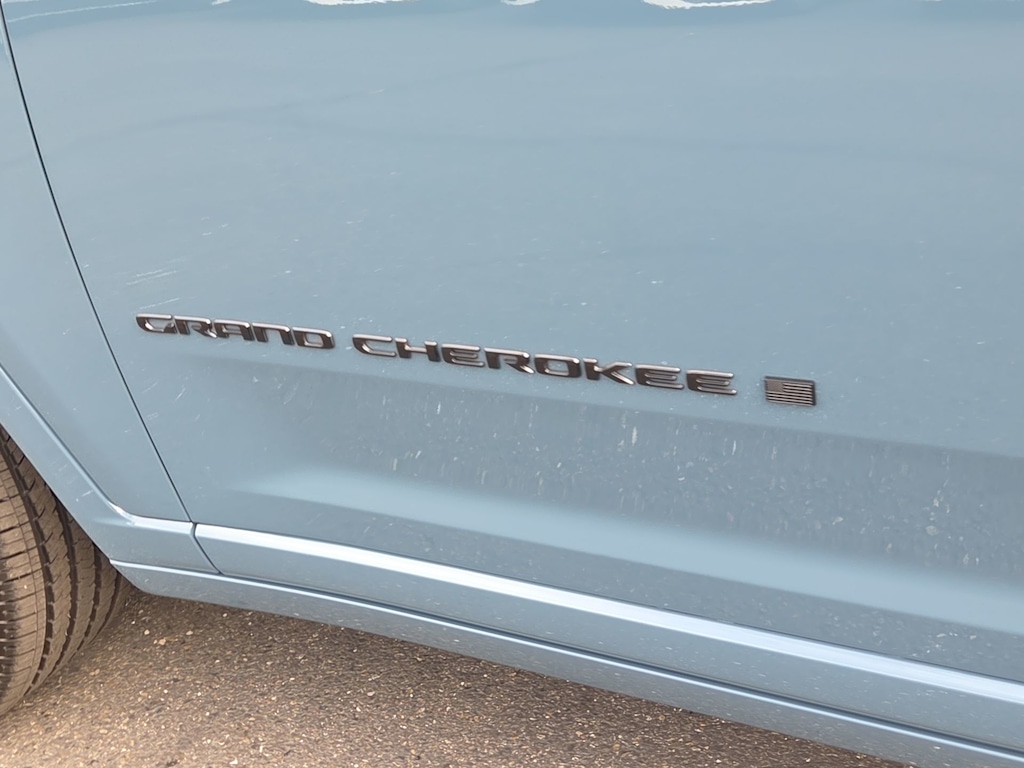 Thumbnail: 2026 Jeep Grand Cherokee - 7