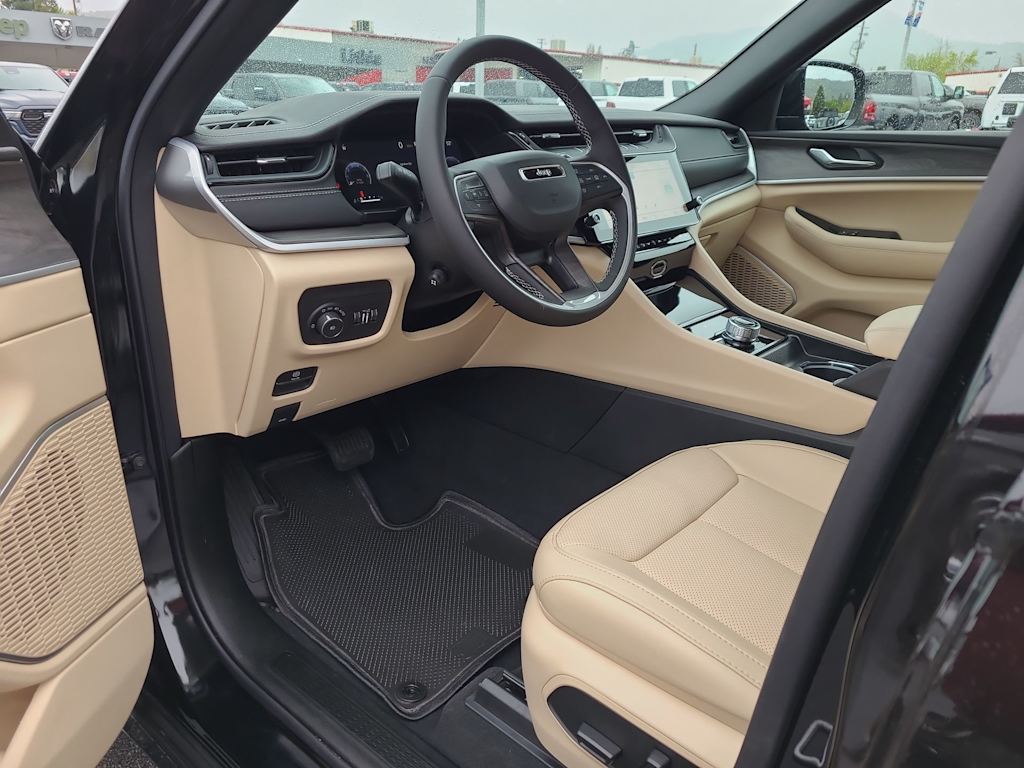 Thumbnail: 2026 Jeep Grand Cherokee - 10