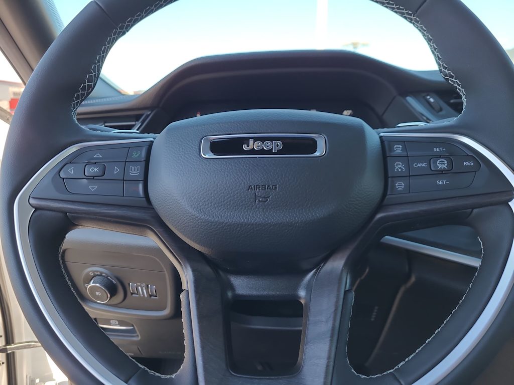 Thumbnail: 2026 Jeep Grand Cherokee - 28