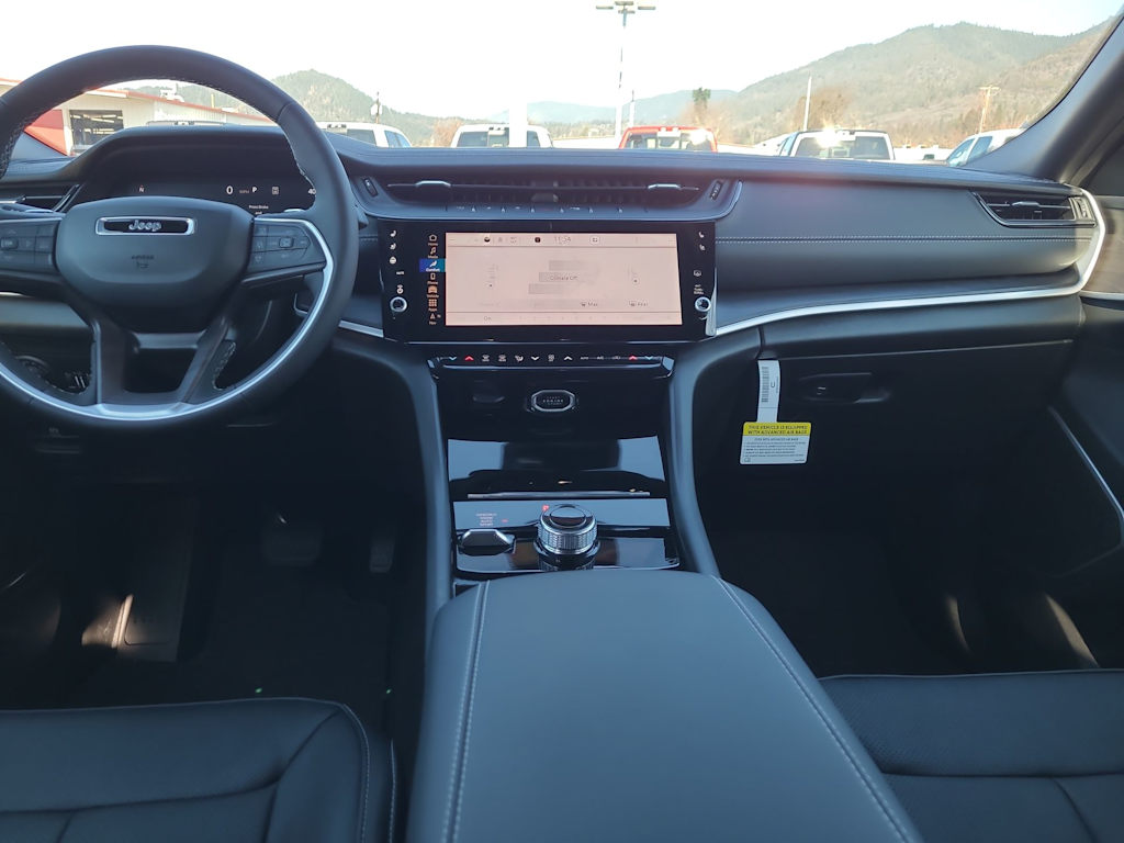 Thumbnail: 2026 Jeep Grand Cherokee - 10