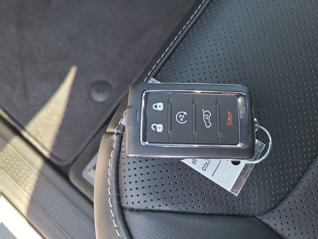 Thumbnail: 2026 Jeep Grand Cherokee - 17