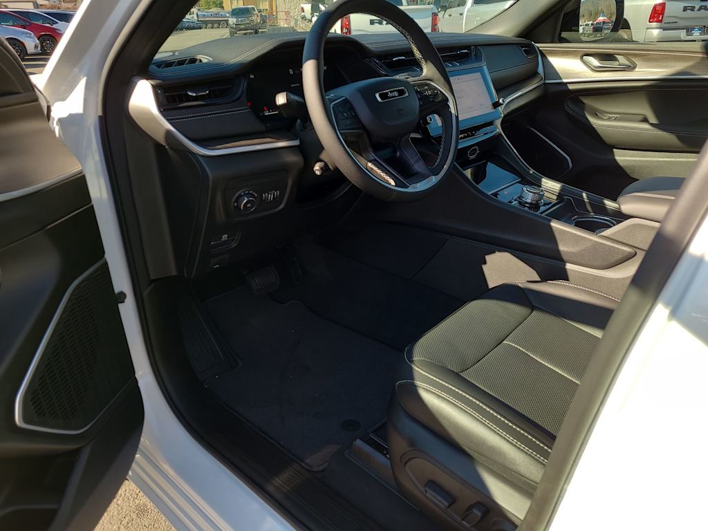 Thumbnail: 2026 Jeep Grand Cherokee - 2