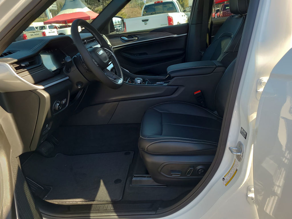 Thumbnail: 2026 Jeep Grand Cherokee - 11