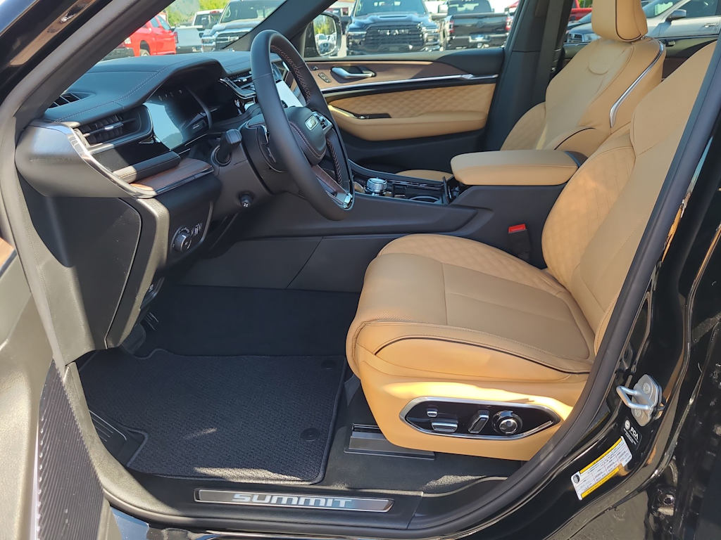 Thumbnail: 2025 Jeep Grand Cherokee - 11