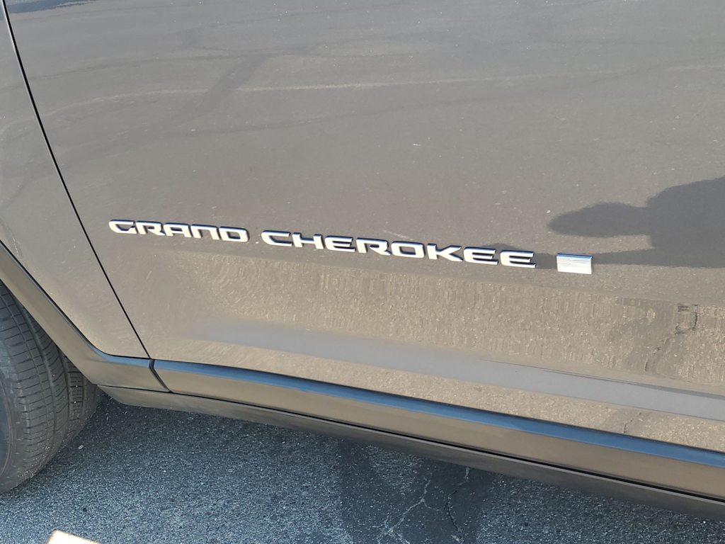 Thumbnail: 2023 Jeep Grand Cherokee L - 7