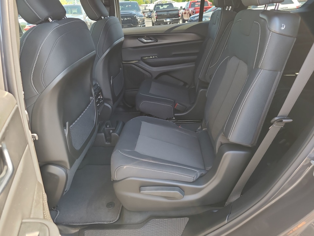 Thumbnail: 2025 Jeep Grand Cherokee L - 27