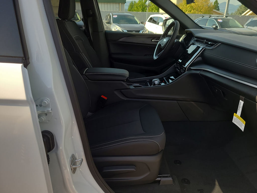 Thumbnail: 2025 Jeep Grand Cherokee L - 11